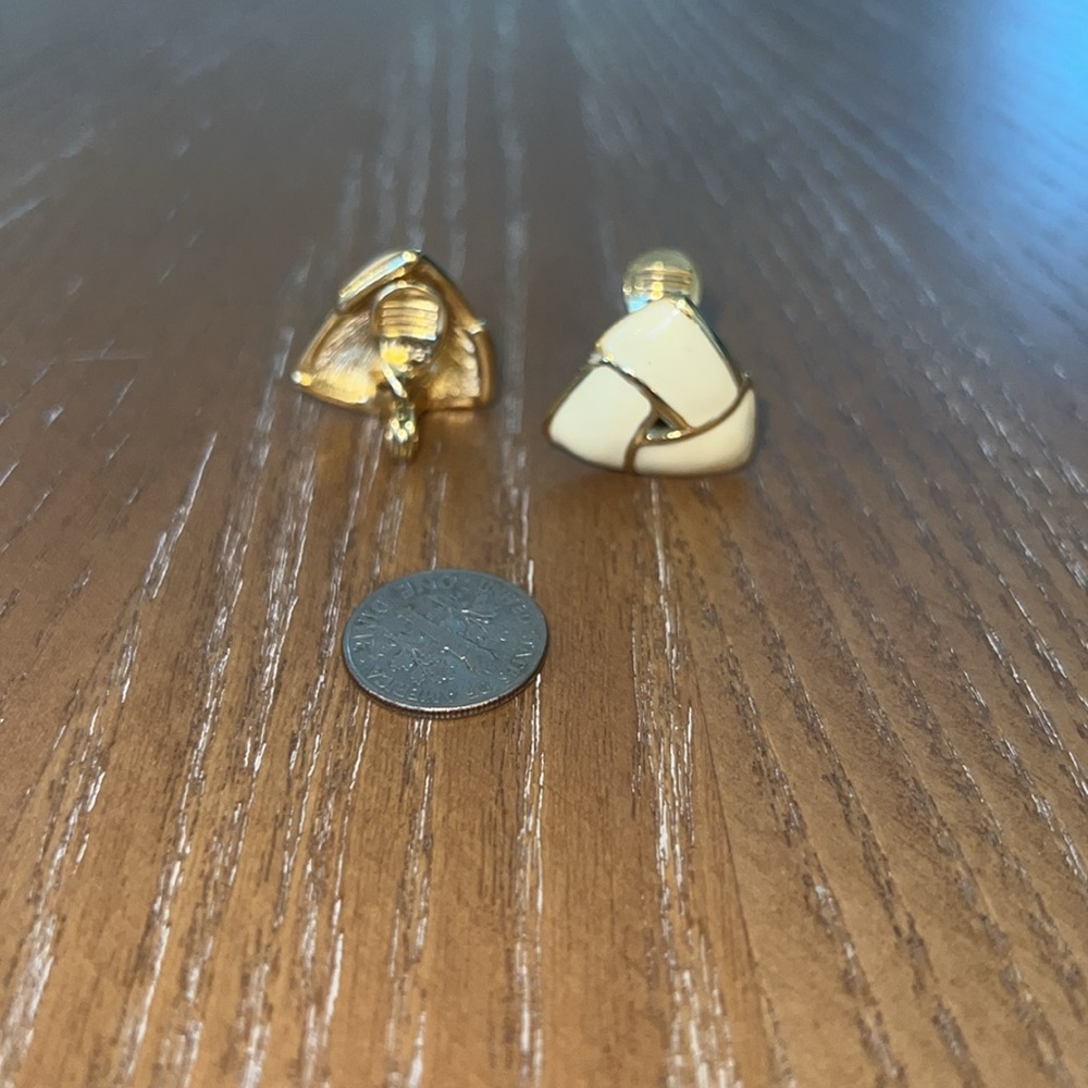 Vintage Monet Clip On Earrings - Picture 6 of 6